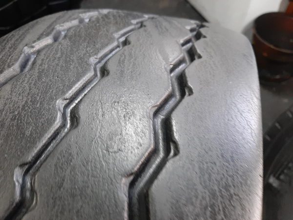 2x Opona używana ciężarowa 235/75R17.5 PIRELLI ST 01 350zł C2396 - obrazek 6