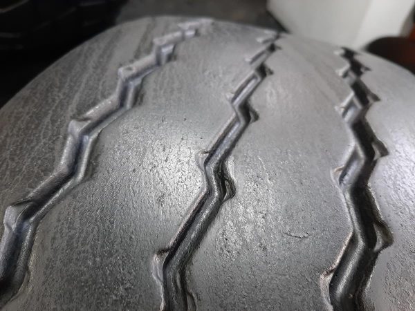 2x Opona używana ciężarowa 235/75R17.5 PIRELLI ST 01 350zł C2396 - obrazek 7