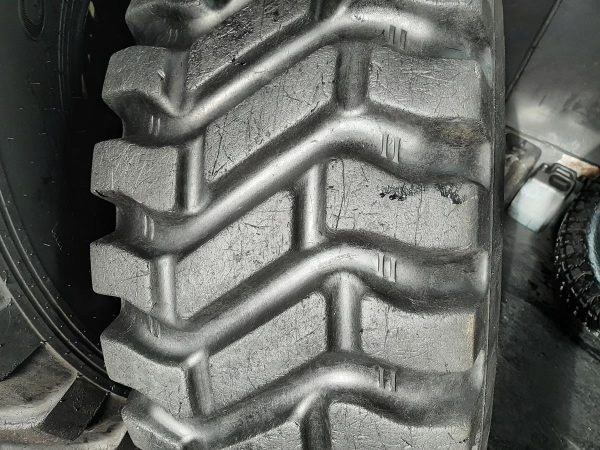 Opona używana przemysłowa 405/70R18 GOODYEAR POWERLOAD 750zł W4199 - obrazek 4