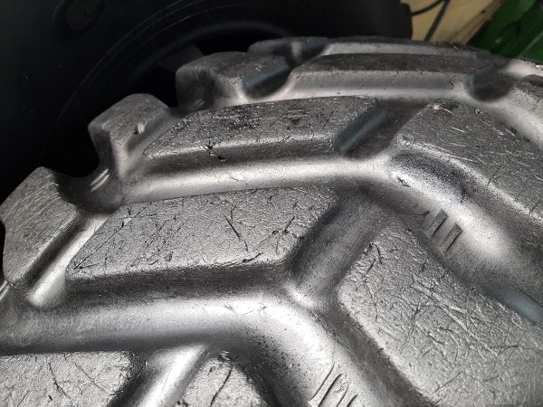 Opona używana przemysłowa 405/70R18 GOODYEAR POWERLOAD 750zł W4199 - obrazek 9