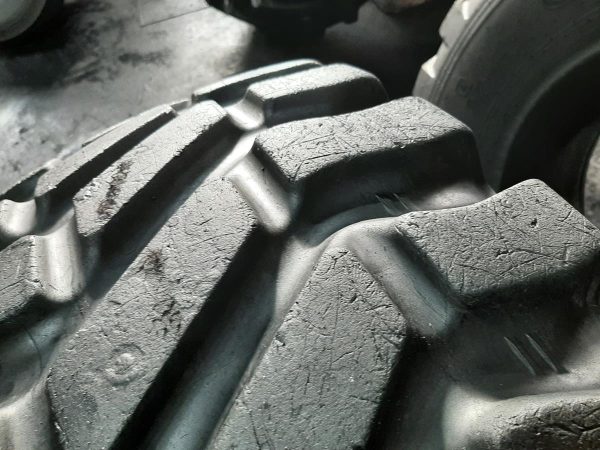 Opona używana przemysłowa 405/70R18 GOODYEAR POWERLOAD 750zł W4199 - obrazek 12