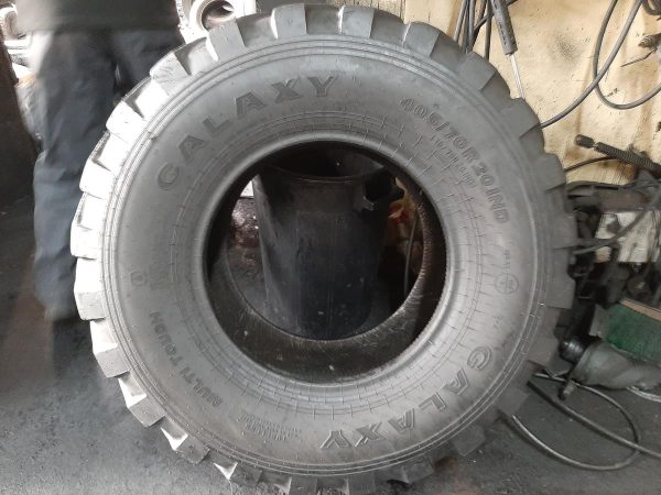 Opona używana przemysłowa 405/70R20 16/70R20 GALAXY MULTITOUGH 700zł W4200 - obrazek 2