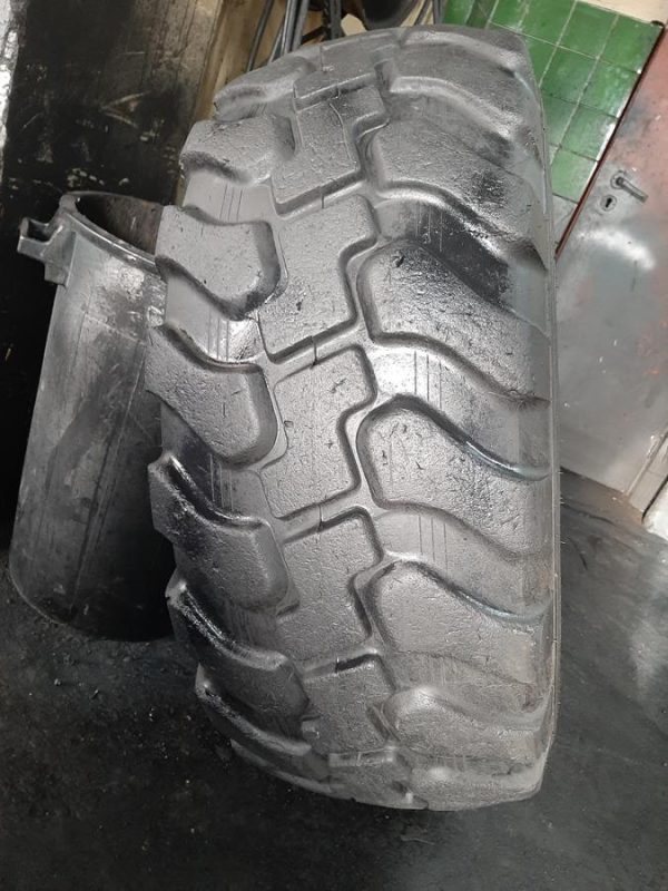 Opona używana przemysłowa 405/70R20 16/70R20 GALAXY MULTITOUGH 700zł W4200