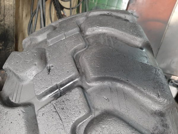 Opona używana przemysłowa 405/70R20 16/70R20 GALAXY MULTITOUGH 700zł W4200 - obrazek 10
