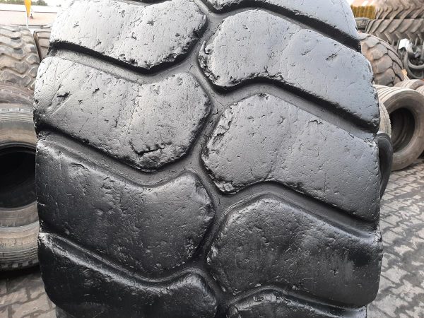 2x Opona używana przemysłowa 875/65R29 MAGNA M-TERRAIN 4500zł W4203 - obrazek 4
