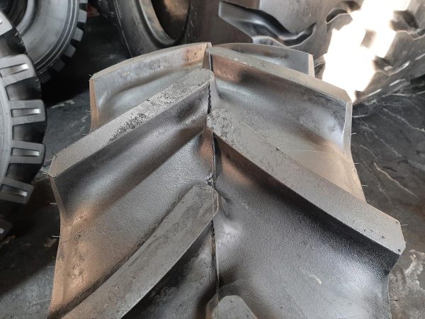 Opona używana rolnicza 360/70R20 MITAS AC70T 800zł W4205 - obrazek 5