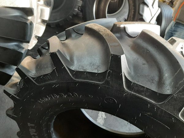 Opona używana rolnicza 360/70R20 MITAS AC70T 800zł W4205 - obrazek 14