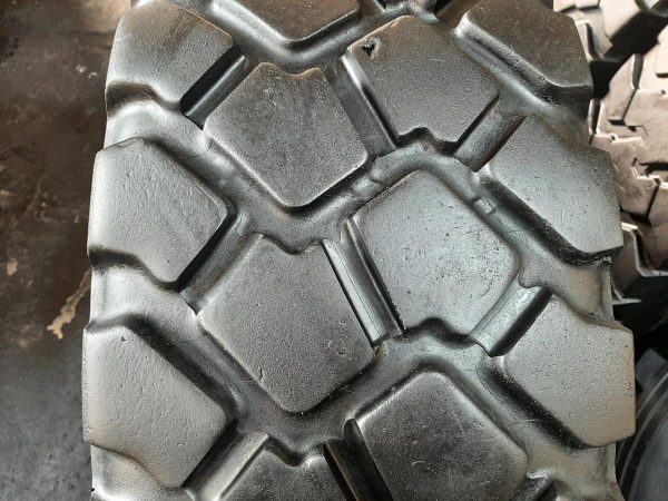 Opona używana przemysłowa 365/85R20 MICHELIN XZL 700zł W4207 - obrazek 4