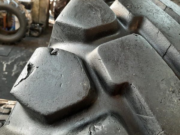 Opona używana przemysłowa 15.5-25 MITAS EARTHMOVER EM60; 1200zł W4213 - obrazek 9