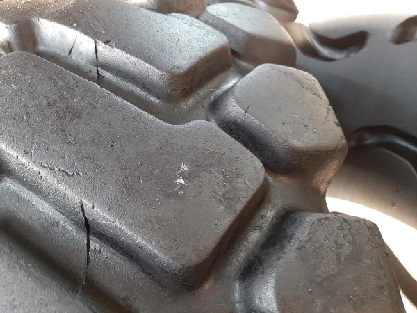 Opona używana przemysłowa 15.5-25 MITAS EARTHMOVER EM60; 1200zł W4213 - obrazek 11
