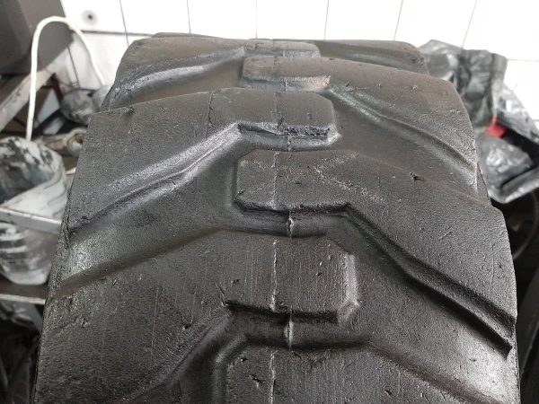 Opona używana przemysłowa 23x8.8.50-12 ; 220/60-12 KENDA POWER GRIP 130zł W4216 - obrazek 4