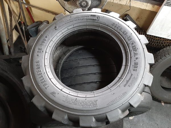 Opona używana przemysłowa 23x8.5-12 TRELLEBORG SK900 250zł W4217 - obrazek 2