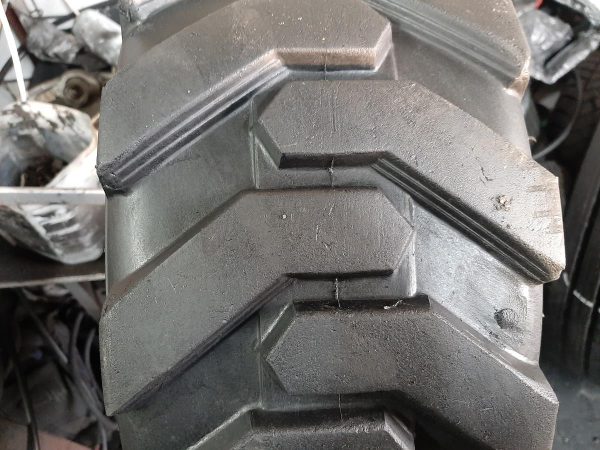 Opona używana przemysłowa 23x8.5-12 TRELLEBORG SK900 250zł W4217