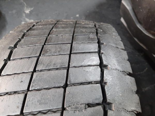 Opona używana ciężarowa 245/70R17.5 CONTINENTAL CONTI HYBRID LD3 C2400 - obrazek 4