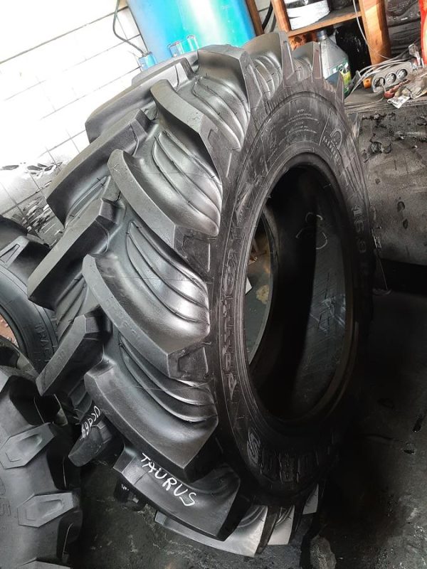 Opona używana rolnicza 16.9-30 TAURUS POINT S 1500zł W4223 - obrazek 11