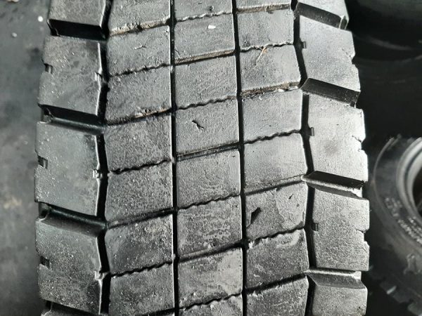 4x Opona używana ciężarowa 205/75R17.5 CONTINENTAL CONTI HYBRID LD3 300zł C2405 - obrazek 4