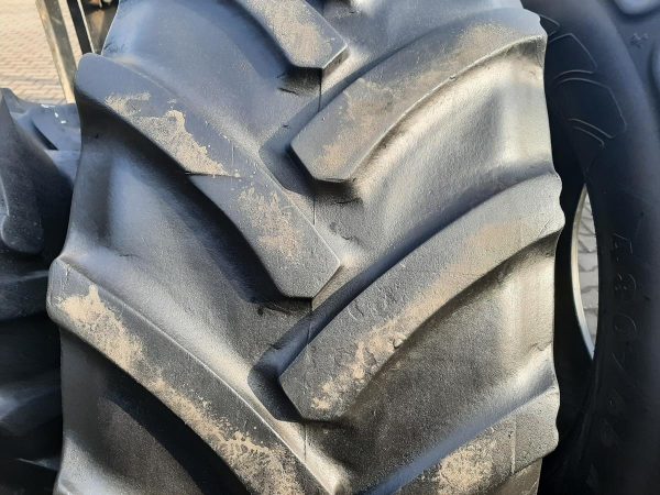 2x Opona używana rolnicza 480/65R28 CONTINENTAL CONTRACT AC65 900zł W4238 - obrazek 2