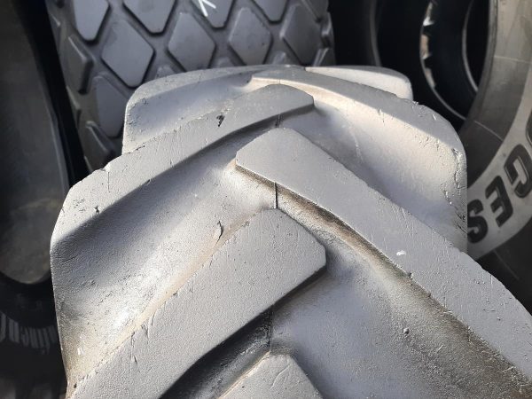 Opona używana rolnicza 12.4/11-28 12.4-28 GOODYEAR SURE GRIP ALL SERVICE 450zł W4245 - obrazek 6