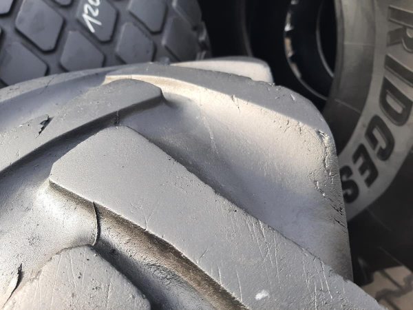 Opona używana rolnicza 12.4/11-28 12.4-28 GOODYEAR SURE GRIP ALL SERVICE 450zł W4245 - obrazek 9