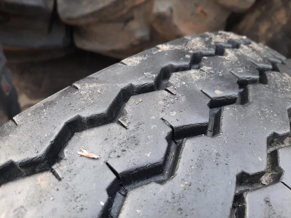 Opona używana rolnicza 8.25-20 8.25R20 MITAS NB60; 350zł W4247 - obrazek 12