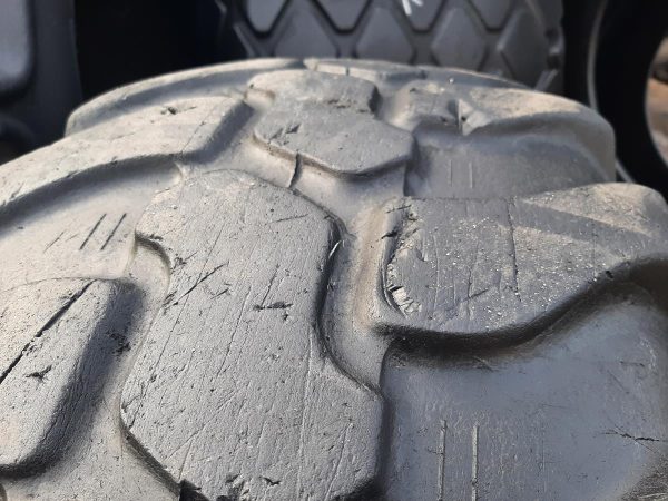 Opona używana przemysłowa 405/70R24 DUNLOP SPT9; 500zł W4250 - obrazek 6