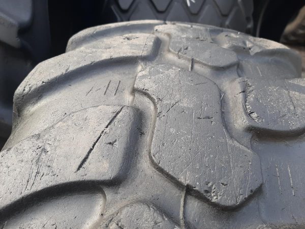 Opona używana przemysłowa 405/70R24 DUNLOP SPT9; 500zł W4250 - obrazek 7