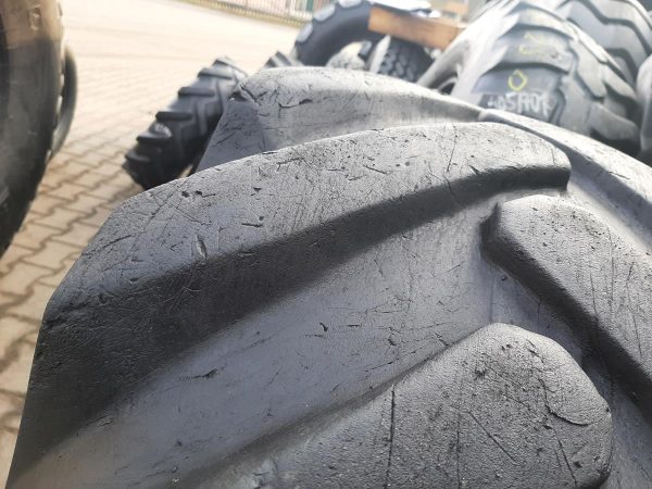 Opona używana przemysłowa 405/70-20 16.0/70-20 DEESTONE EXTRA GRIP 500zł W4255 - obrazek 10
