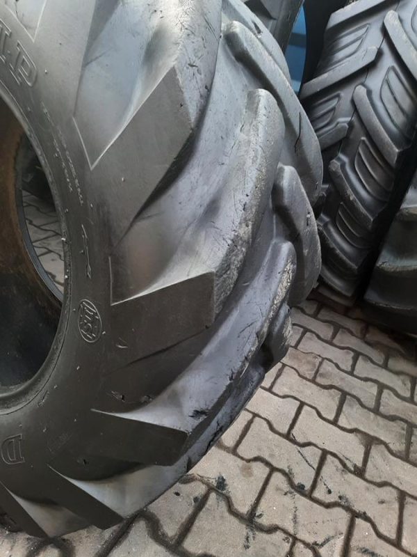 Opona używana przemysłowa 405/70-20 16.0/70-20 DEESTONE EXTRA GRIP 500zł W4255 - obrazek 12
