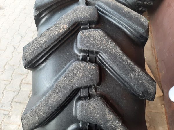 Opona używana przemysłowa 405/70-20 CAMSO TRACTION MASTER 900zł W4262 - obrazek 4