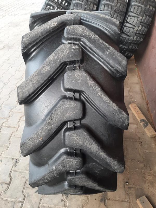 Opona używana przemysłowa 405/70-20 CAMSO TRACTION MASTER 900zł W4262