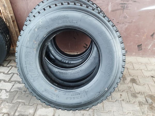 2x Opona używana ciężarowa 10R22.5 BRIDGESTONE M840 450zł C2407 - obrazek 2