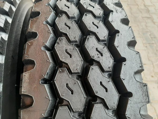 2x Opona używana ciężarowa 10R22.5 BRIDGESTONE M840 450zł C2407 - obrazek 4