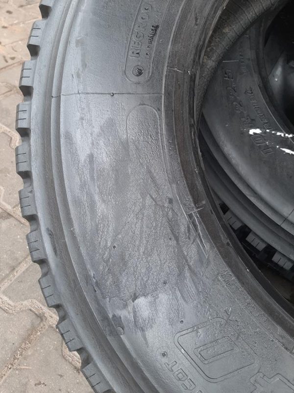 2x Opona używana ciężarowa 10R22.5 BRIDGESTONE M840 450zł C2407 - obrazek 8