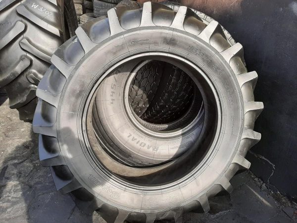 Opona używana rolnicza 16.9R34 BARUM 1300zł W4271 - obrazek 2