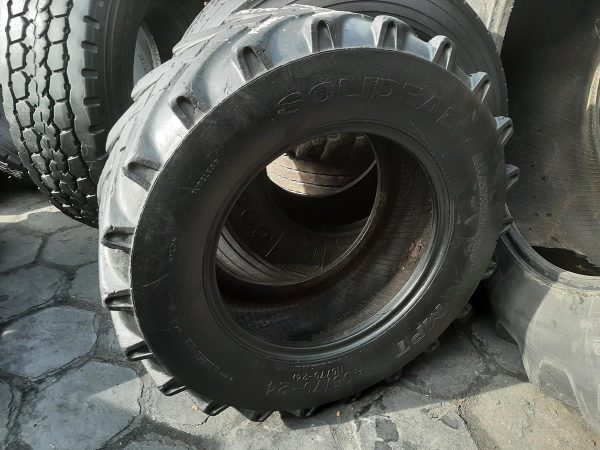 Opona używana przemysłowa 405/70-24 16/70-24 SOLIDEAL MPT 700zł W4273 - obrazek 2