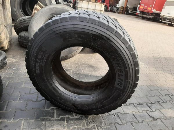 Opona używana ciężarowa 385/65R22.5 MICHELIN XZY 3 800zł C2415 - obrazek 2
