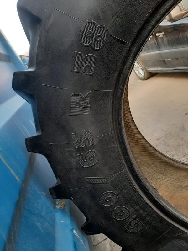 Opona używana rolnicza 600/65R38 MICHELIN XM108; 2200zł W4281 - obrazek 7