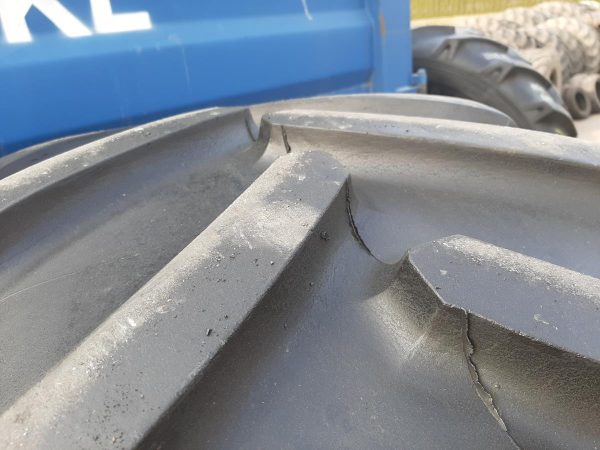 Opona używana rolnicza 600/65R38 MICHELIN XM108; 2200zł W4281 - obrazek 9