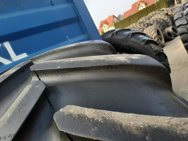 Opona używana rolnicza 600/65R38 MICHELIN XM108; 2200zł W4281 - obrazek 11