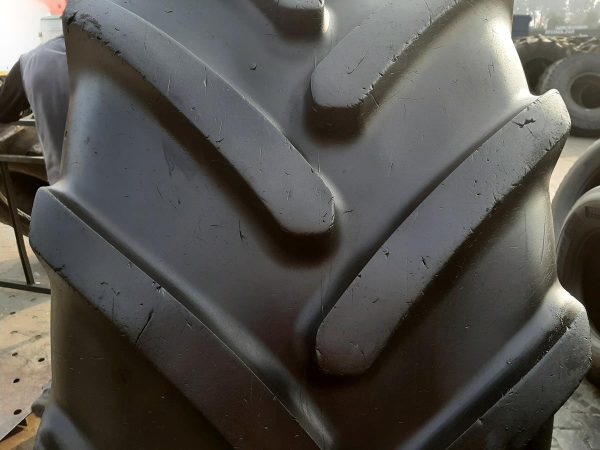 2x Opona używana rolnicza 650/65R42 MICHELIN MULTIBIB 3800zł W4284 - obrazek 4