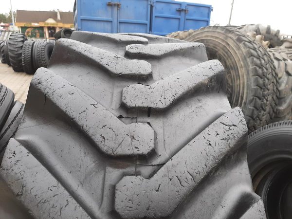 Opona używana przemysłowa 440/80-28 16.9-28 MICHELIN POWER CL 1200zł W4287 - obrazek 4