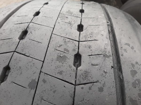 2x Opona używana ciężarowa 355/50R22.5 MICHELIN 300zł(szt.) C2444 - obrazek 7