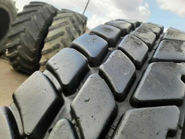 Opona używana przemysłowa 445/95R25 MICHELIN X-CRANE+ 2600zł W4291 - obrazek 14