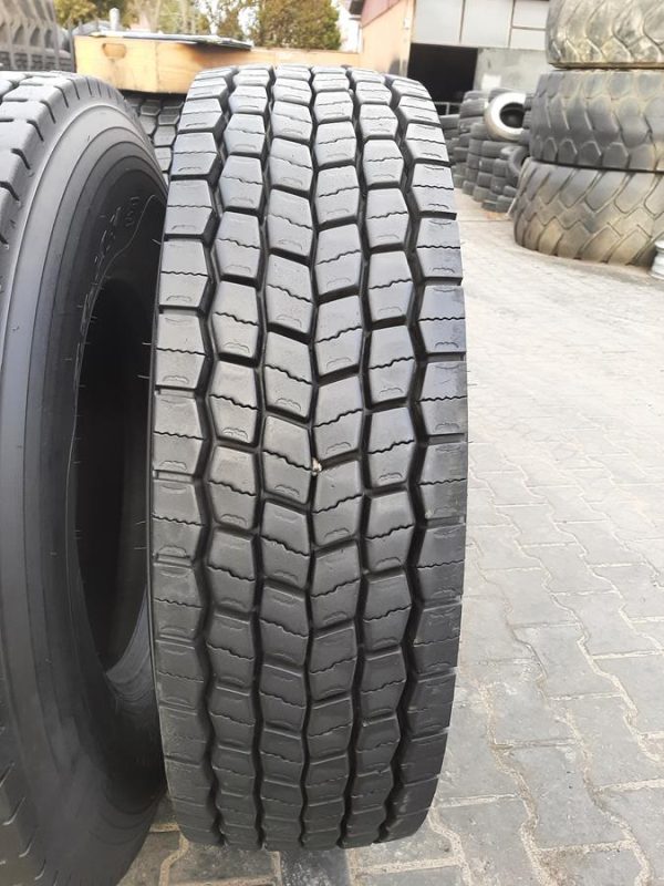Opona używana ciężarowa 315/80R22.5 HUBTRAC REGIONAL D11; 650zł C2453