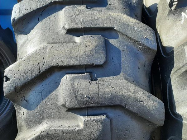 2x Opona używana przemysłowa 16.9-28 GOODYEAR SURE GRIP 900zł W4297 - obrazek 5