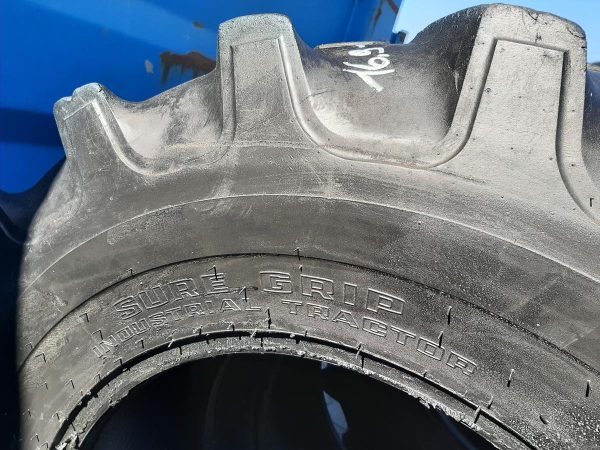 2x Opona używana przemysłowa 16.9-28 GOODYEAR SURE GRIP 900zł W4297 - obrazek 15