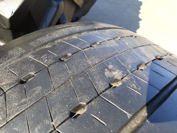 Opona używana ciężarowa 355/50R22.5 MICHELIN X MULTI Z 600zł C2460 - obrazek 8
