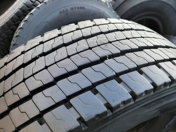 Opona używana ciężarowa 315/70R22.5 BRIDGESTONE M749; 750zł C2462 - obrazek 5