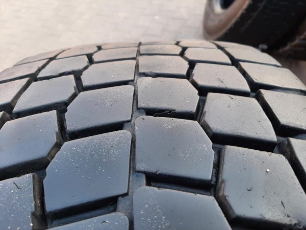 Opona używana ciężarowa 315/70R22.5 BRIDGESTONE R-DRIVE 001 580zł C2464 - obrazek 6