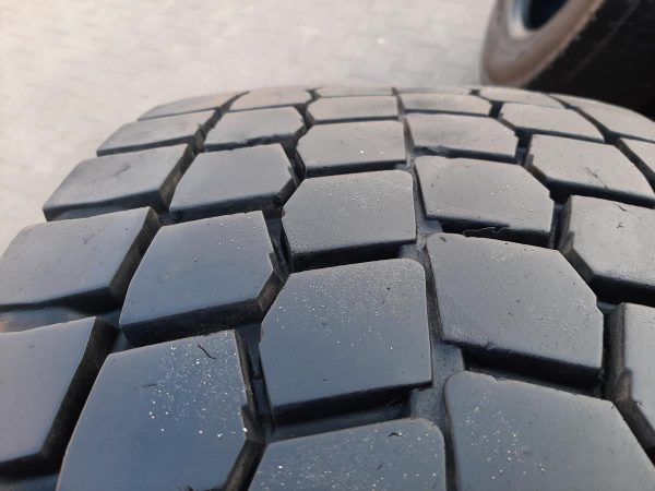 Opona używana ciężarowa 315/70R22.5 BRIDGESTONE R-DRIVE 001 580zł C2464 - obrazek 9